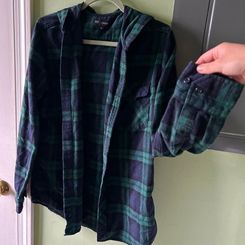 Men's Plaid Green + Navy Hooded Button Down Long Sleeve Flannel Shirt - Picture 2 of 6